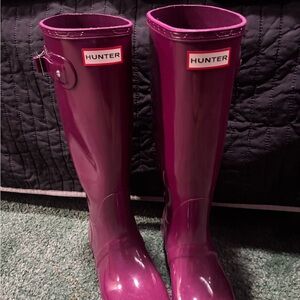 Hunter Boots Original Tall Gloss Rain BOOTS Size: 7  Violet